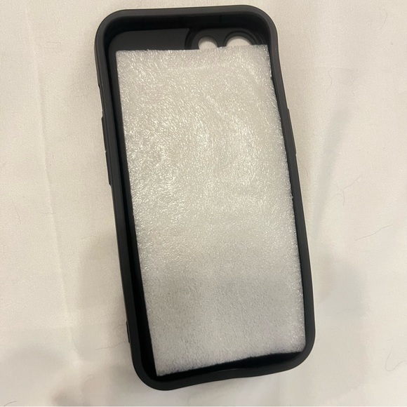 Brand new in package Mickey Mouse IPhone 14 Case Black Mickey Graphic - Picture 5 of 6